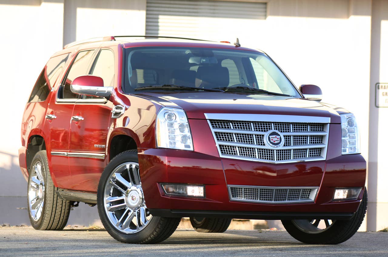 2011 Cadillac Escalade Hybrid Platinum front 3/4 view