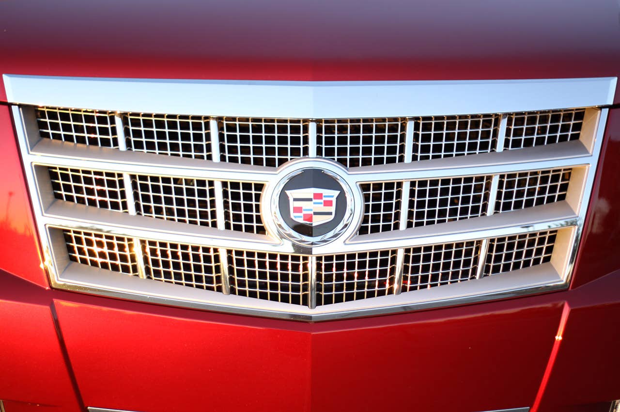 2011 Cadillac Escalade Hybrid Platinum grille