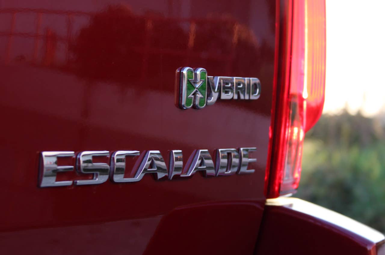 2011 Cadillac Escalade Hybrid Platinum badge