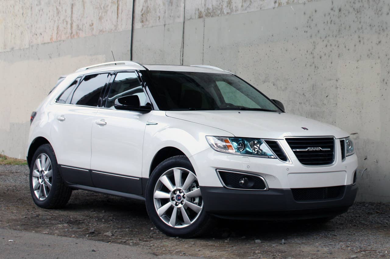 2011 Saab 9-4X front 3/4 view