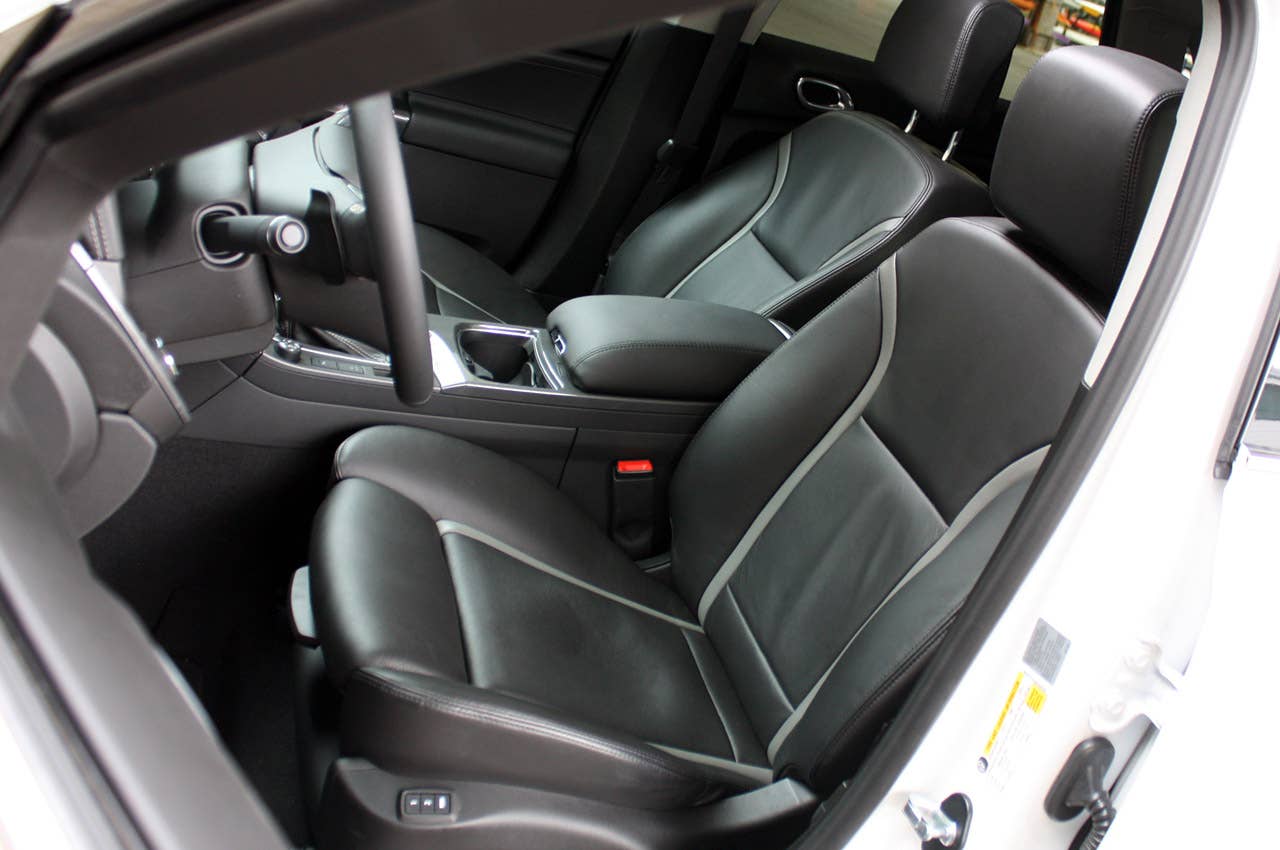 2011 Saab 9-4X front seats