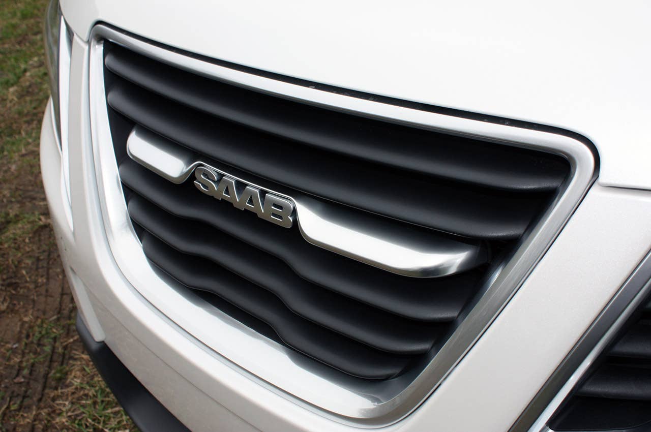 2011 Saab 9-4X grille