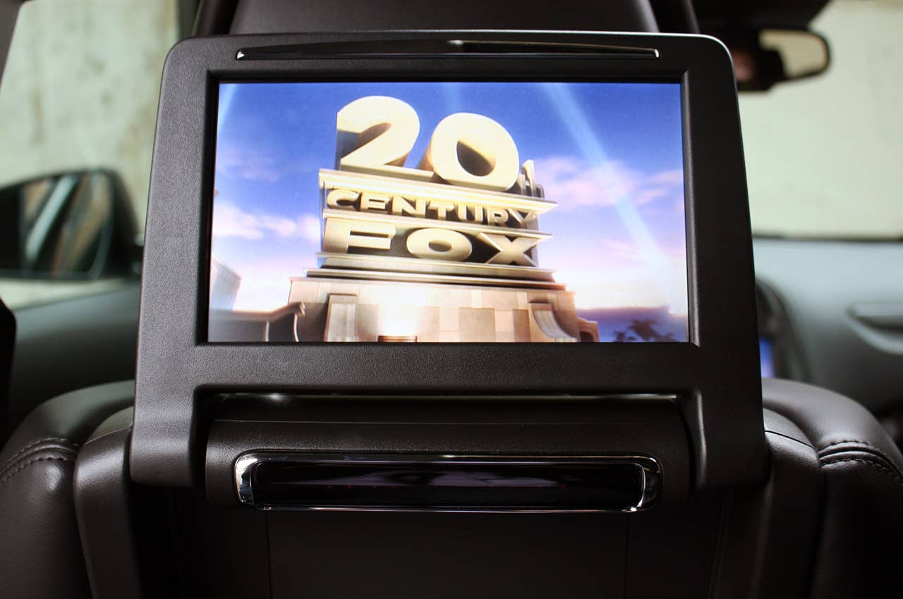 2011 Saab 9-4X rear seat television monitor