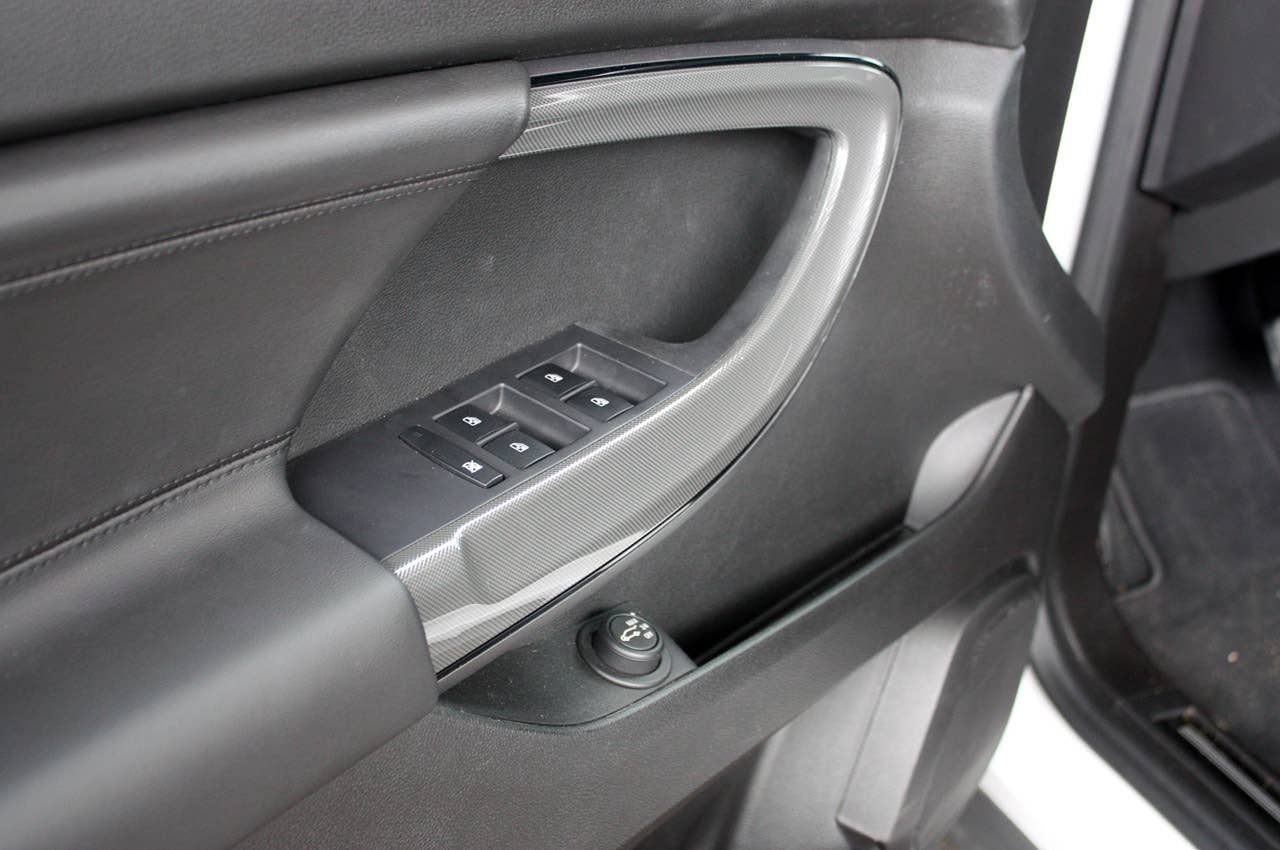 2011 Saab 9-4X door controls