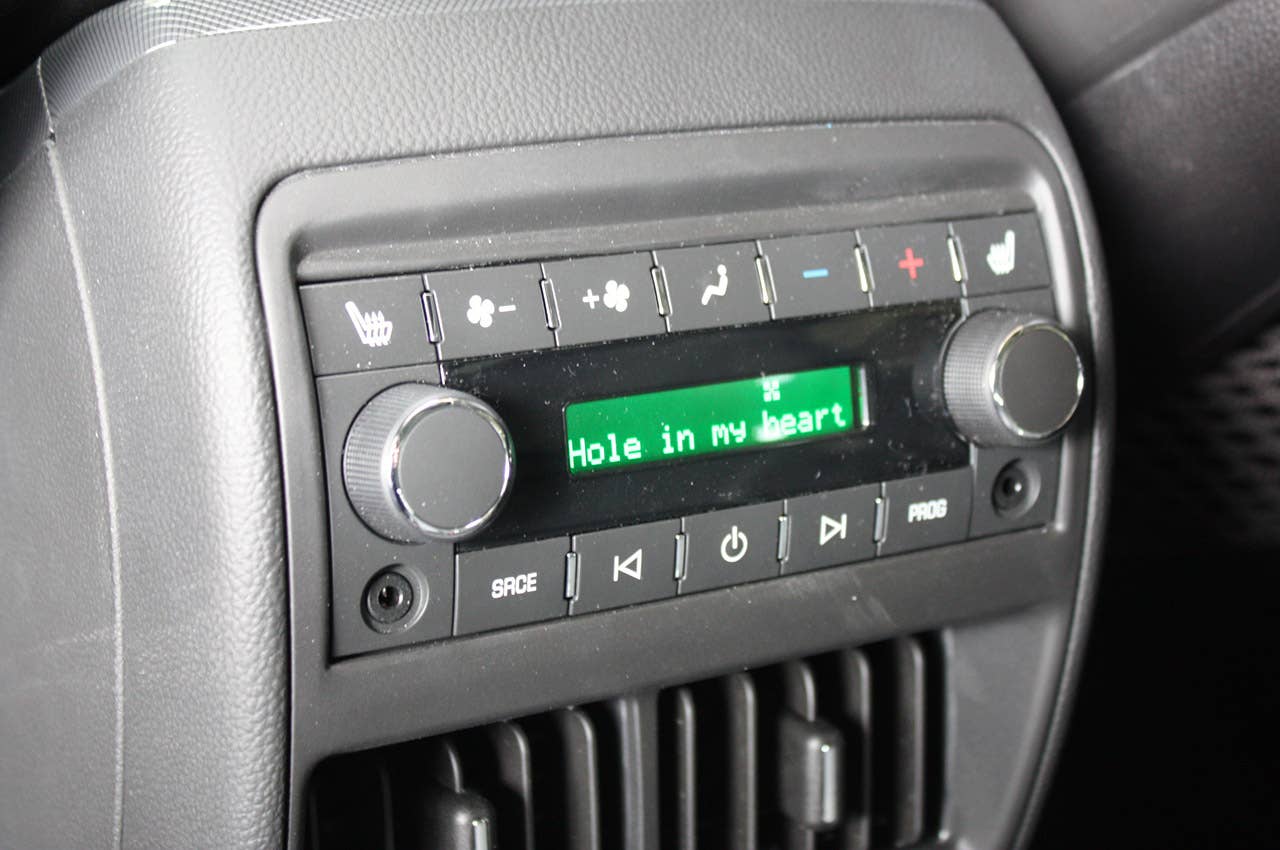 2011 Saab 9-4X rear seat climate controls