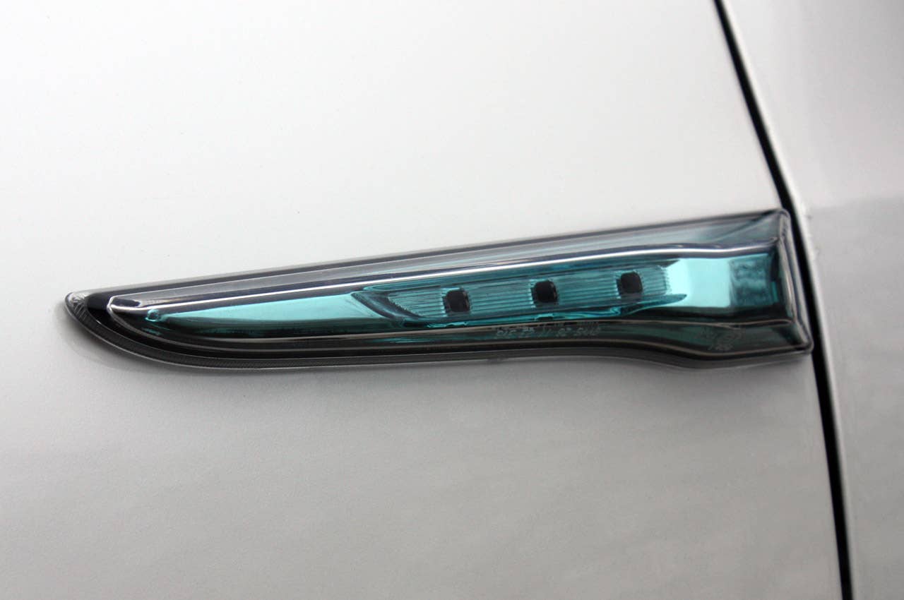 2011 Saab 9-4X side marker