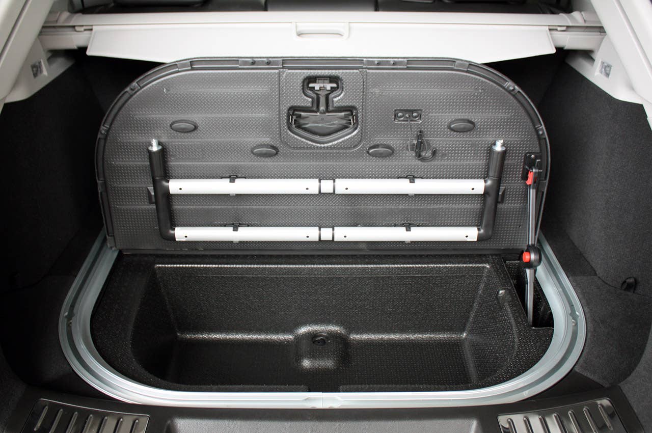 2011 Saab 9-4X rear cargo area