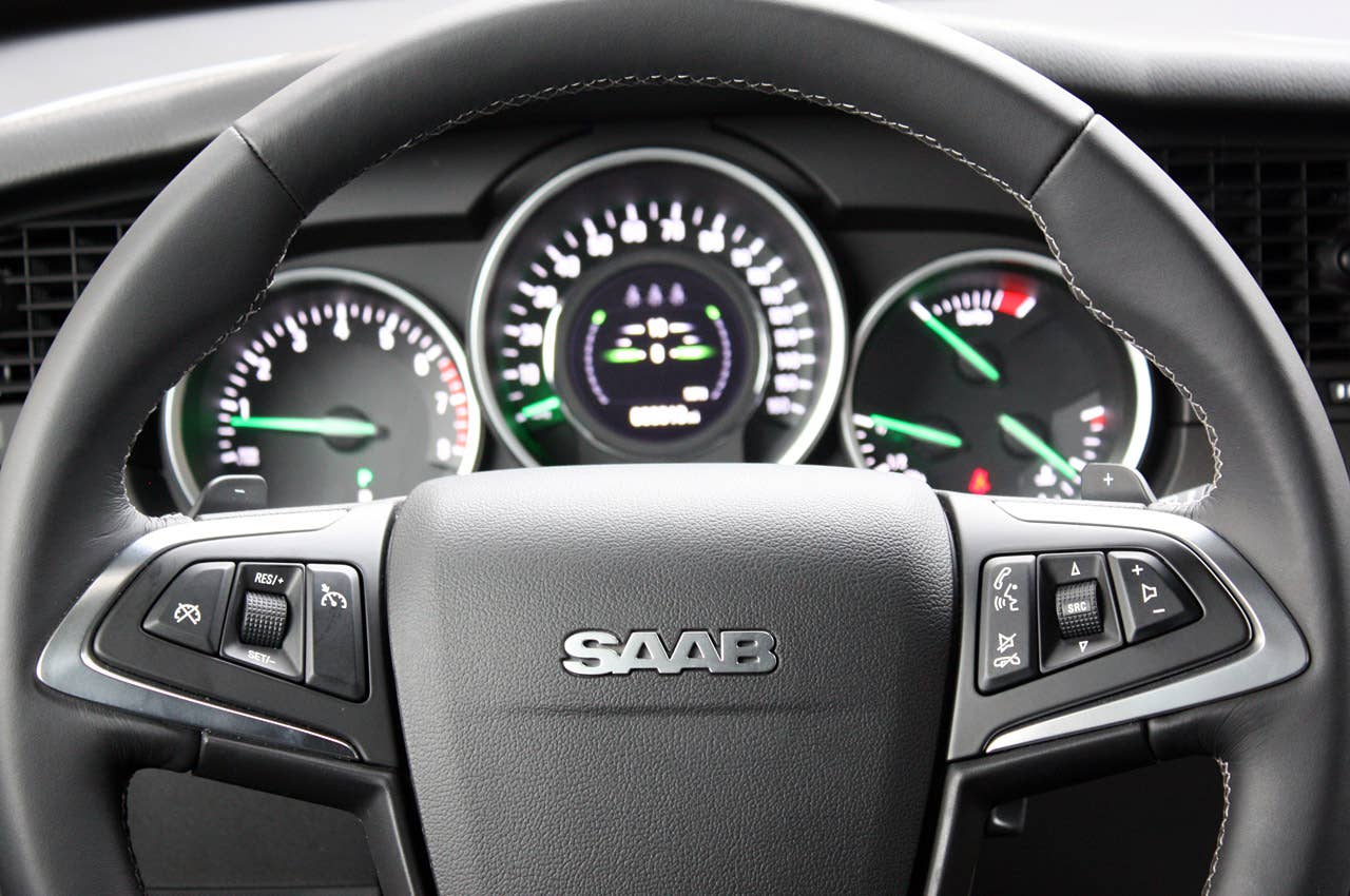 2011 Saab 9-4X steering wheel