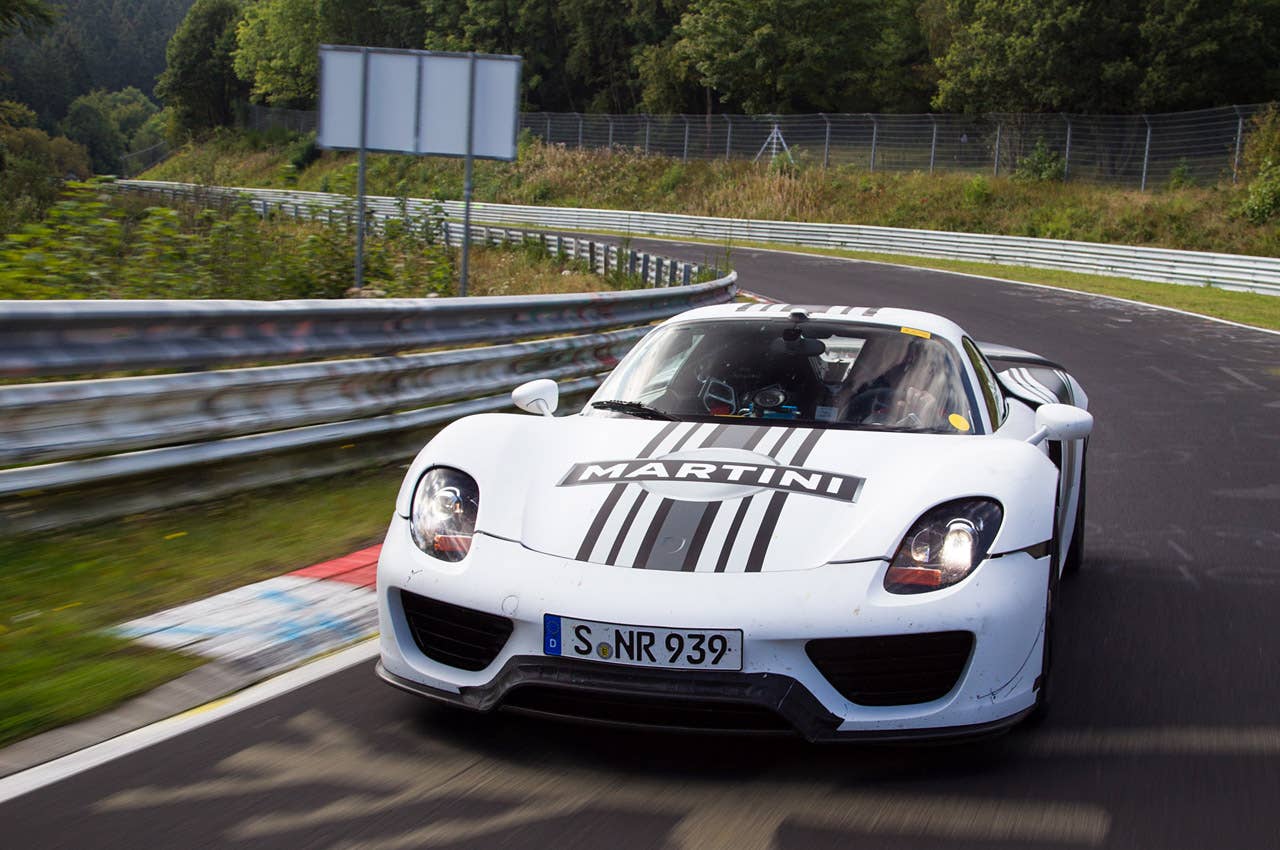 2014 Porsche 918 Spyder driving
