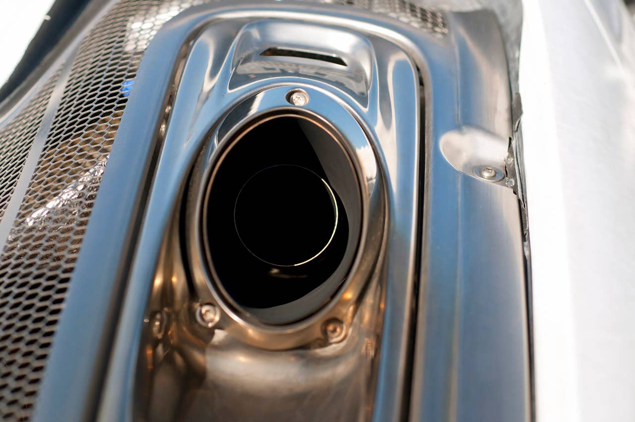 2014 Porsche 918 Spyder exhaust tip