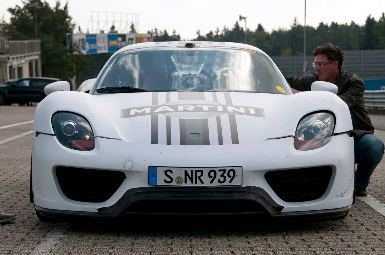 2014 Porsche 918 Spyder front view