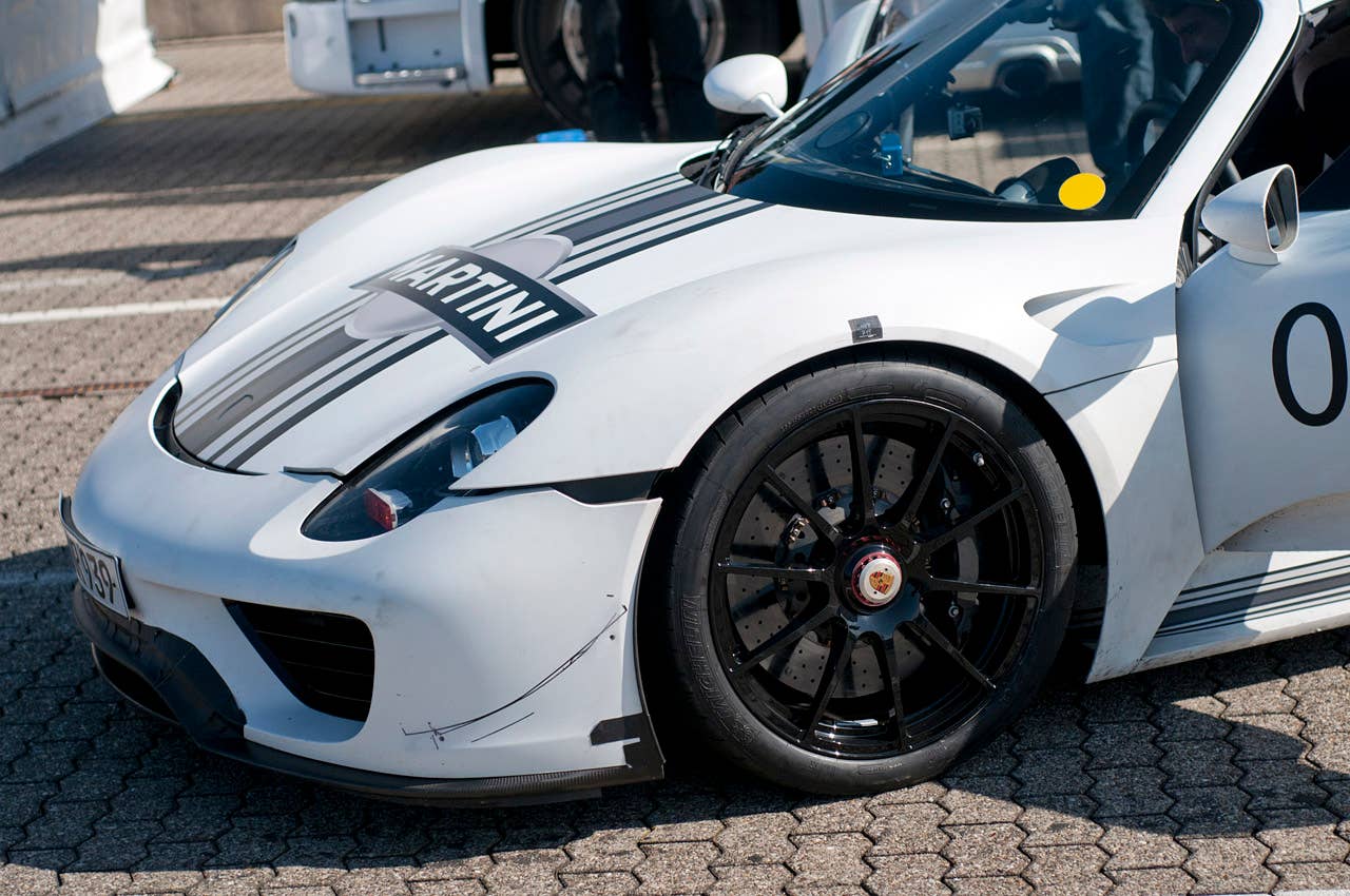 2014 Porsche 918 Spyder front fender
