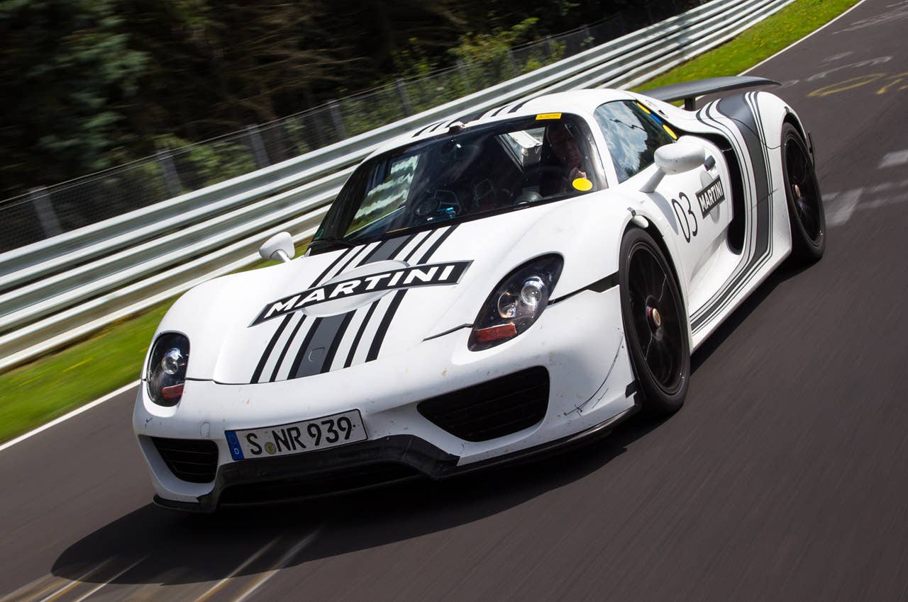 2014 Porsche 918 Spyder driving