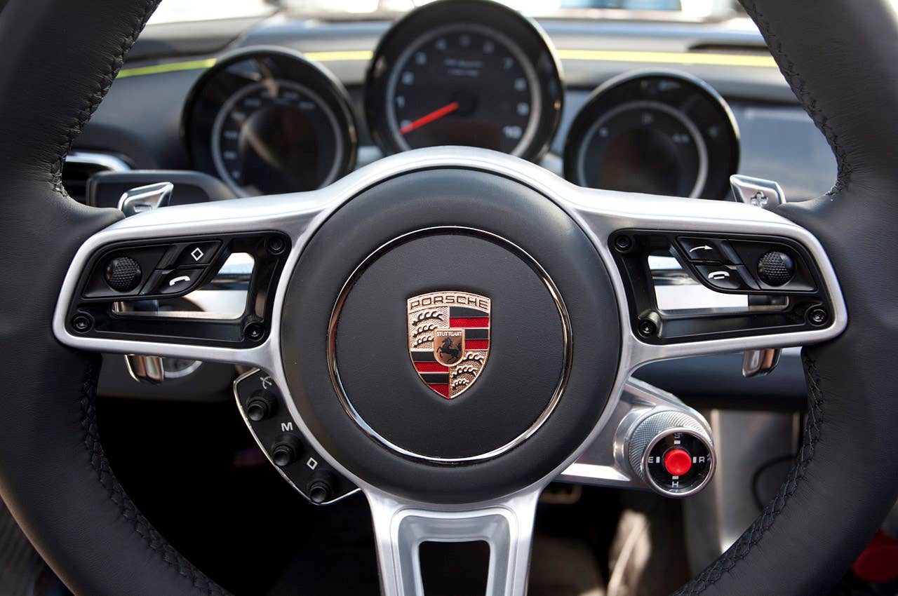 2014 Porsche 918 Spyder steering wheel detail