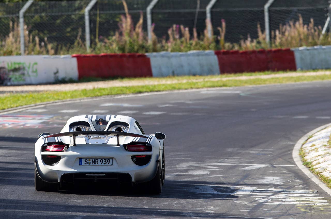 2014 Porsche 918 Spyder driving