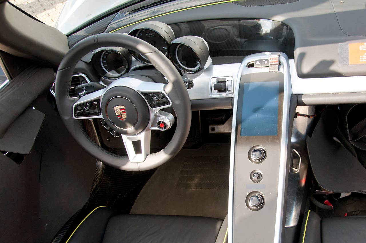 2014 Porsche 918 Spyder interior