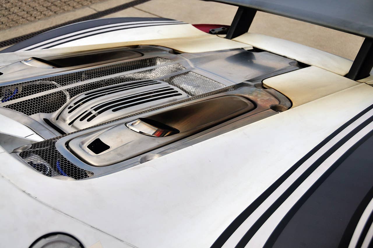 2014 Porsche 918 Spyder engine cover