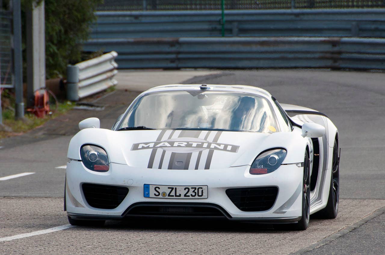 2014 Porsche 918 Spyder driving