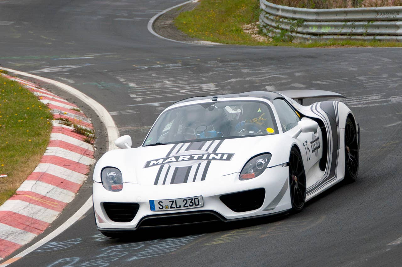 2014 Porsche 918 Spyder driving