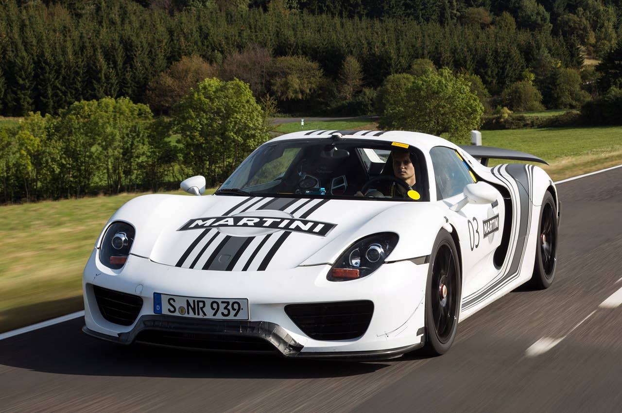 2014 Porsche 918 Spyder driving