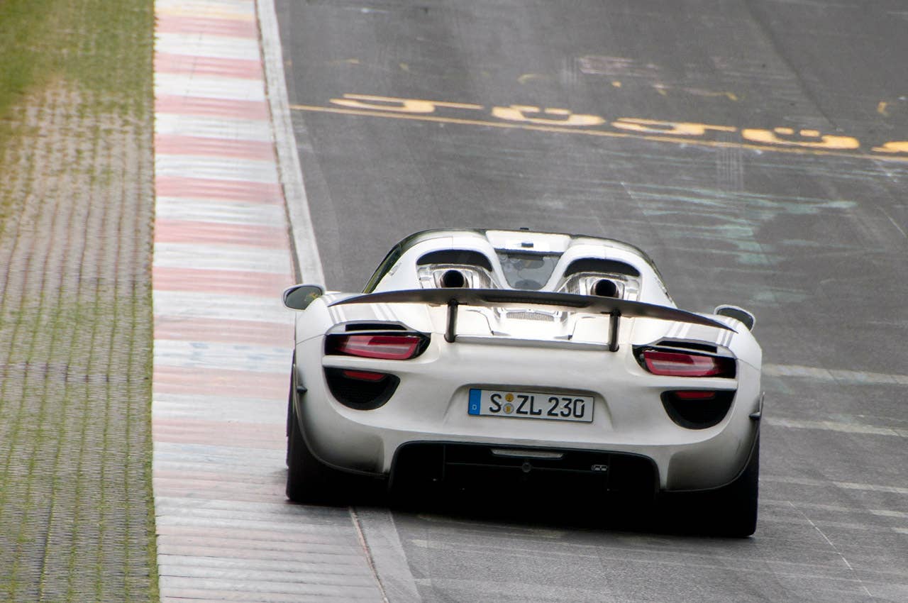 2014 Porsche 918 Spyder driving