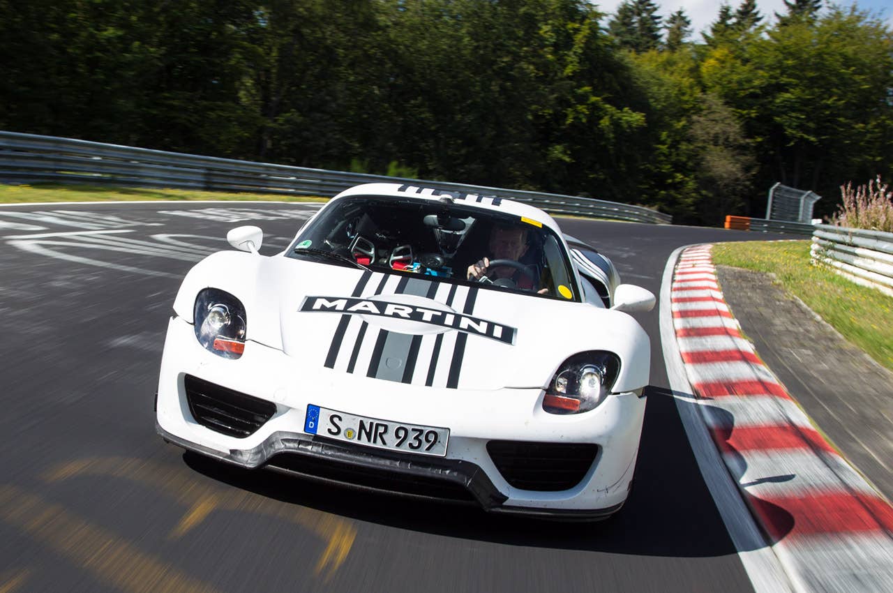 2014 Porsche 918 Spyder driving