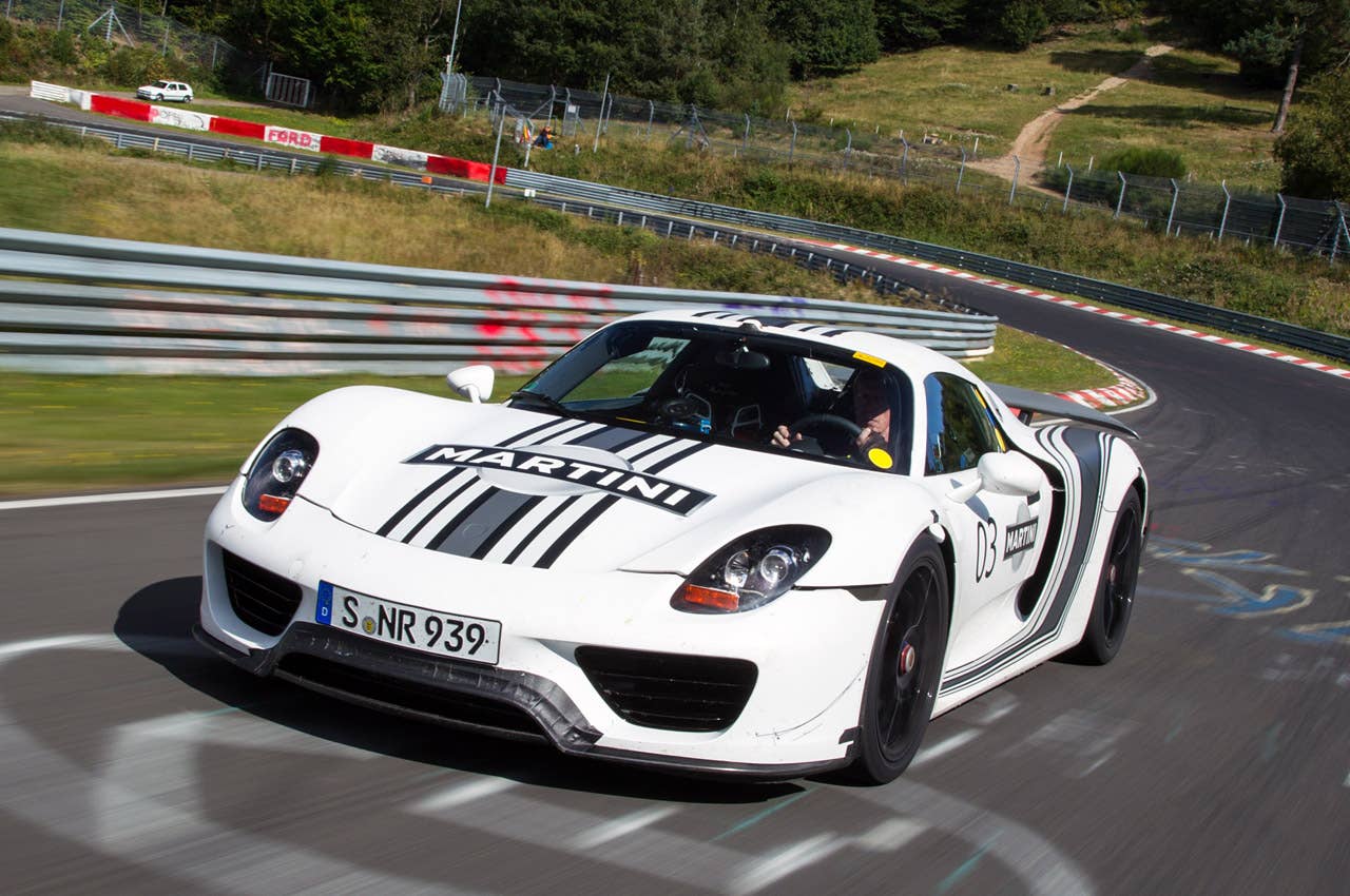 2014 Porsche 918 Spyder driving