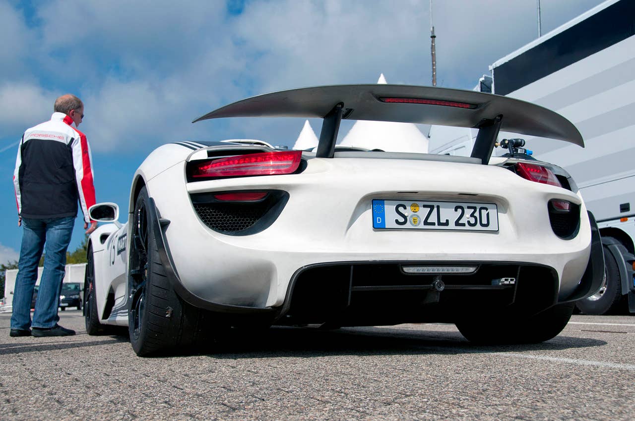 2014 Porsche 918 Spyder rear 3/4 view