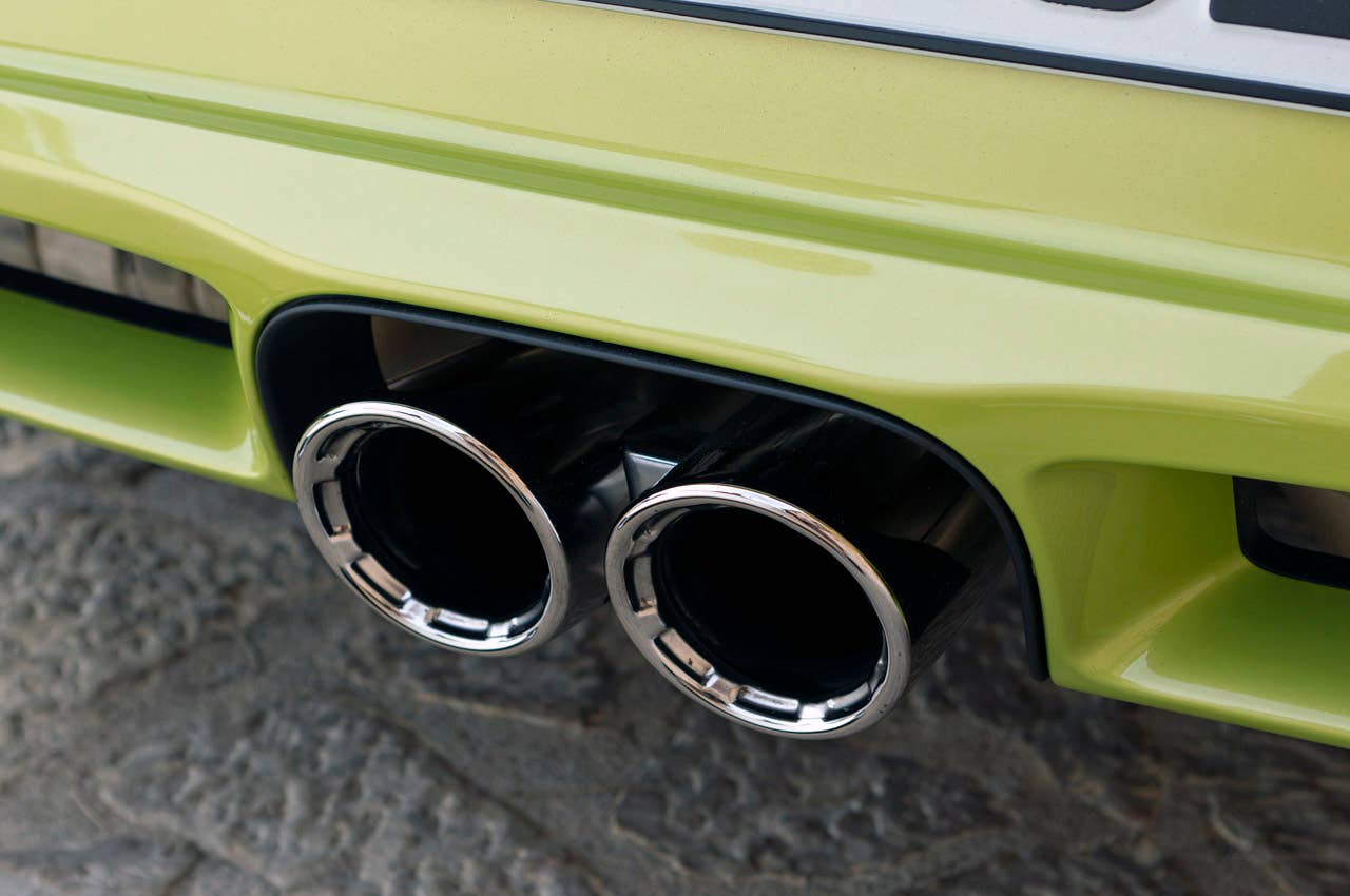 2011 Porsche Cayman R exhaust system