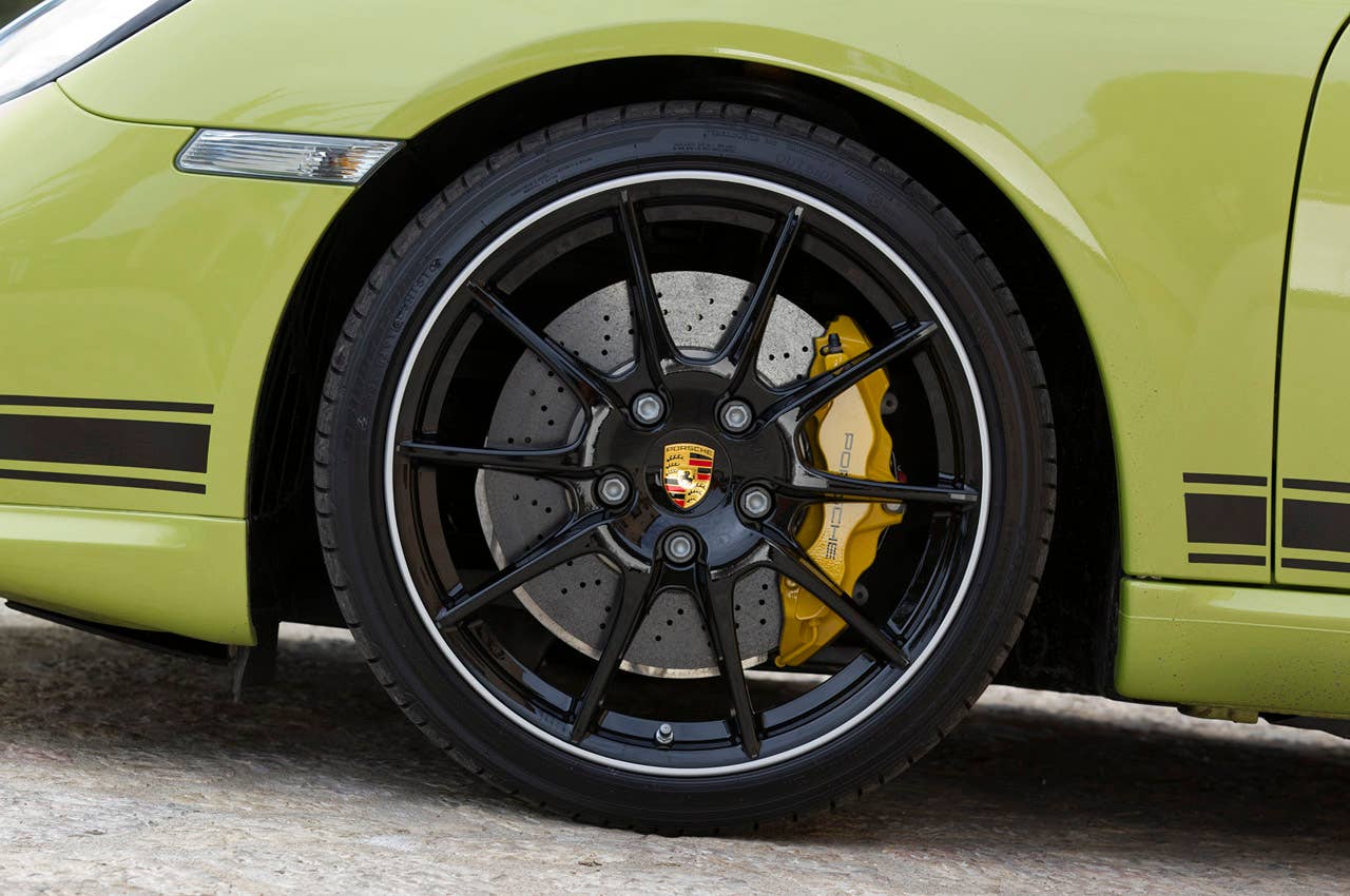2011 Porsche Cayman R wheel