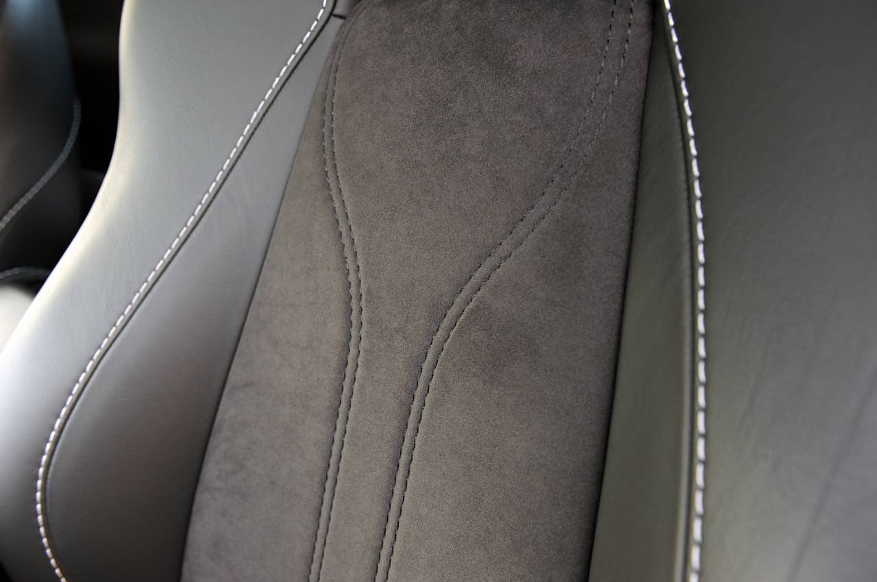 2011 Aston Martin V12 Vantage seats