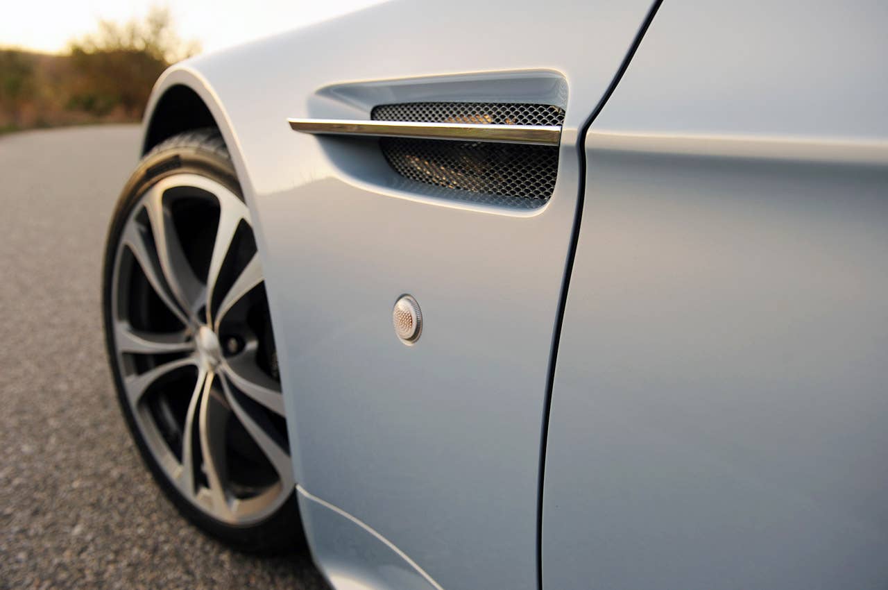 2011 Aston Martin V12 Vantage side vent