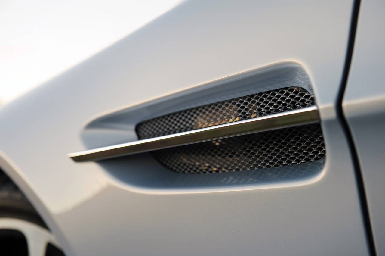 2011 Aston Martin V12 Vantage side vent
