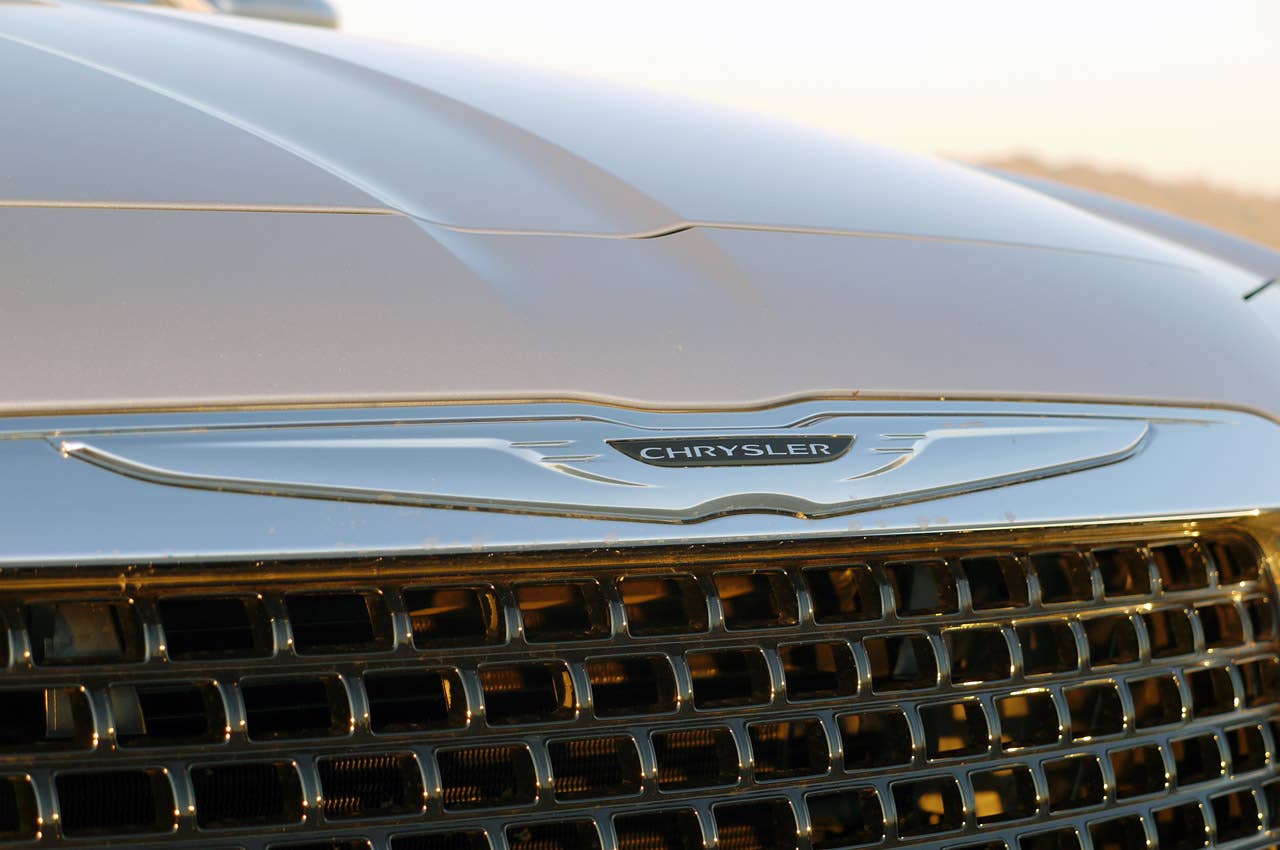 2012 Chrysler 300 SRT8 logo