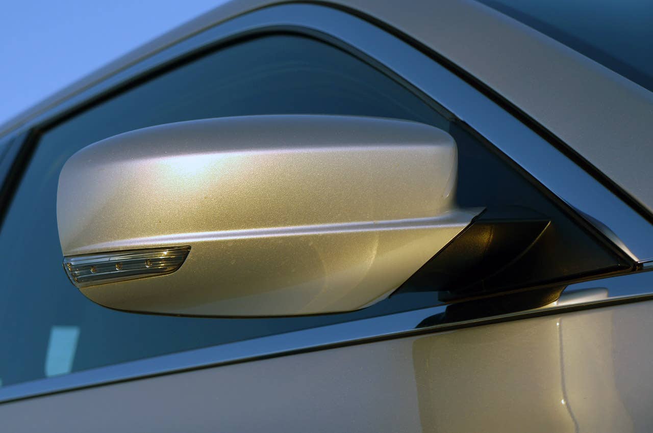 2012 Chrysler 300 SRT8 side mirror