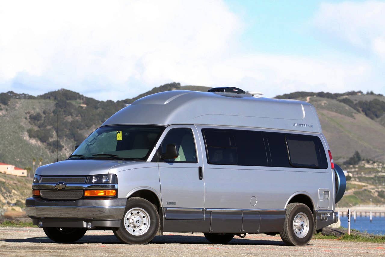 2011 Airstream Avenue front 3/4 view