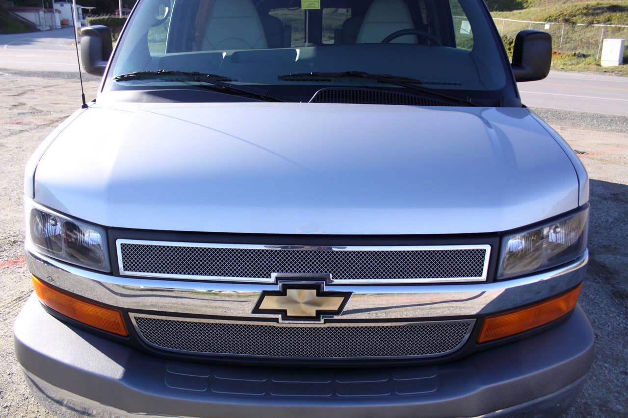 2011 Airstream Avenue front detail