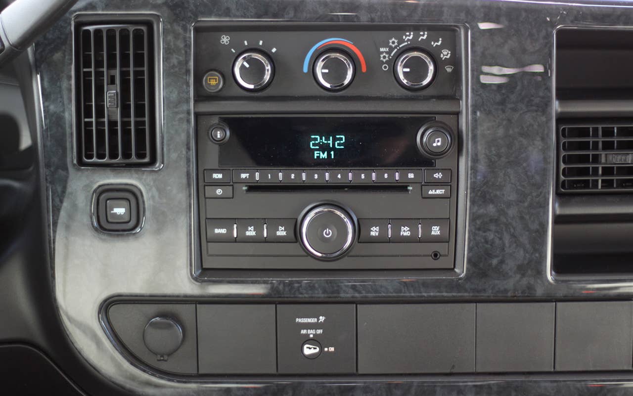 2011 Airstream Avenue instrument panel