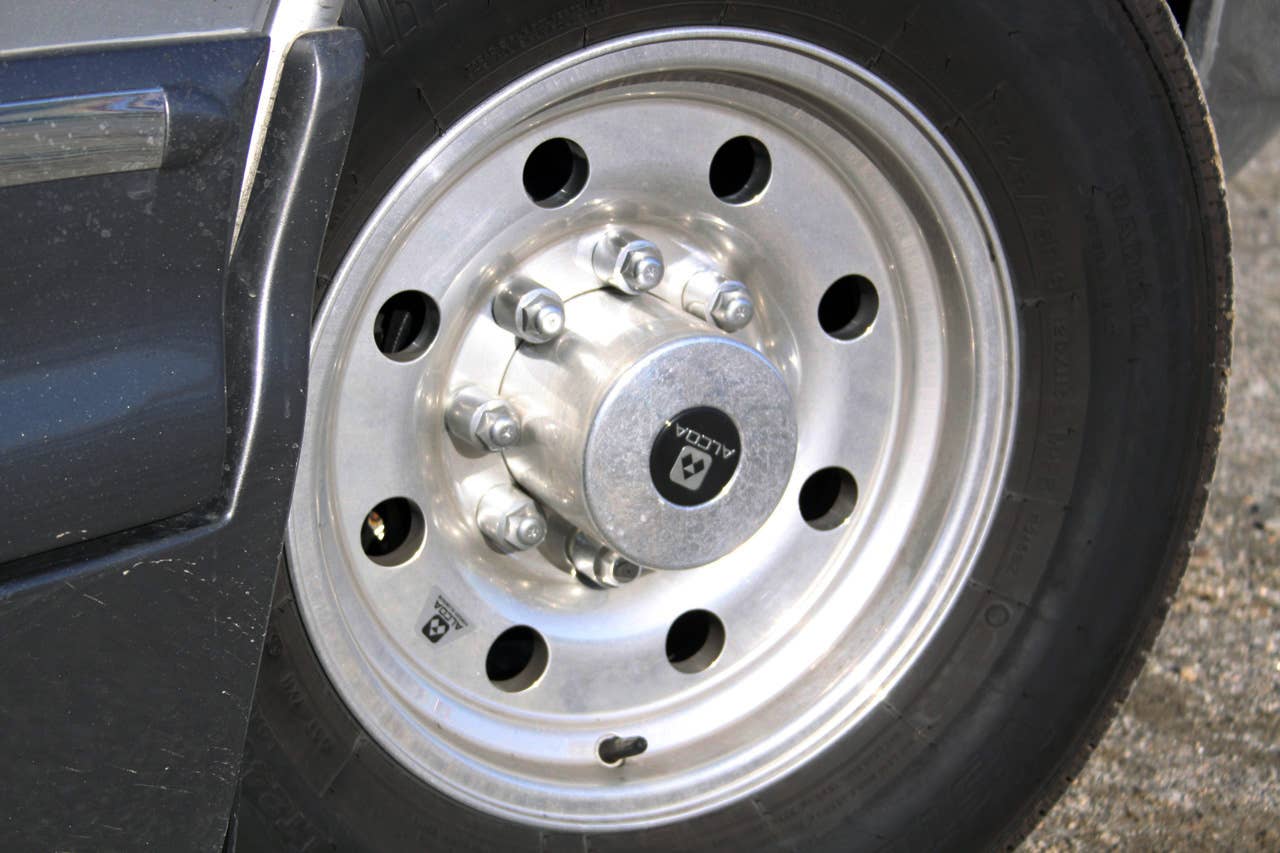 2011 Airstream Avenue wheel