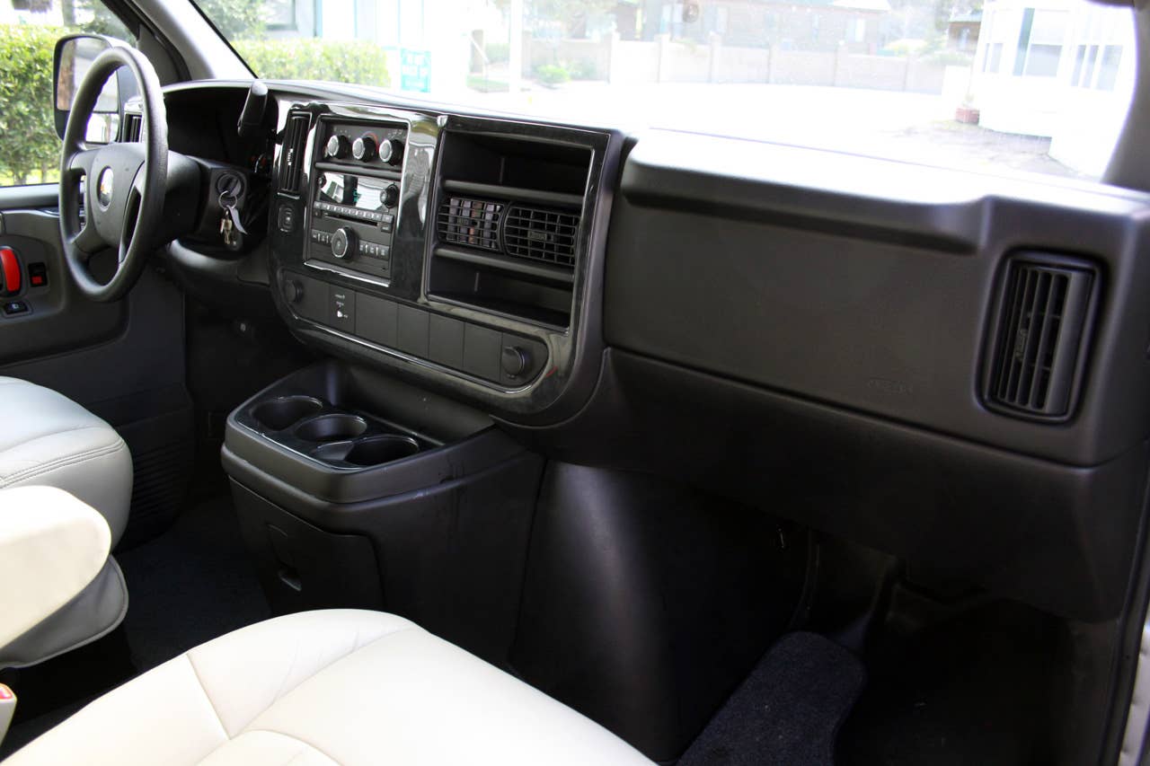 2011 Airstream Avenue interior