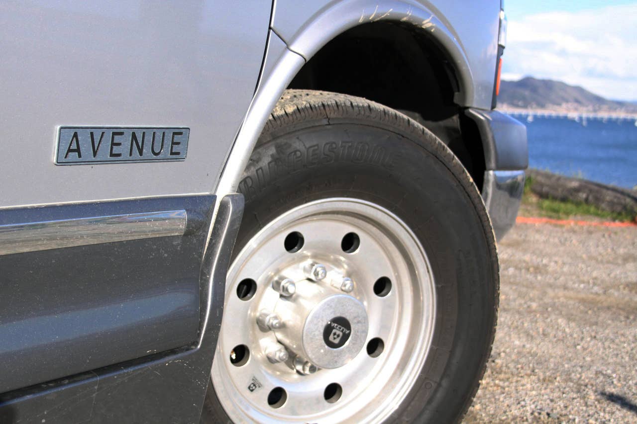 2011 Airstream Avenue wheel