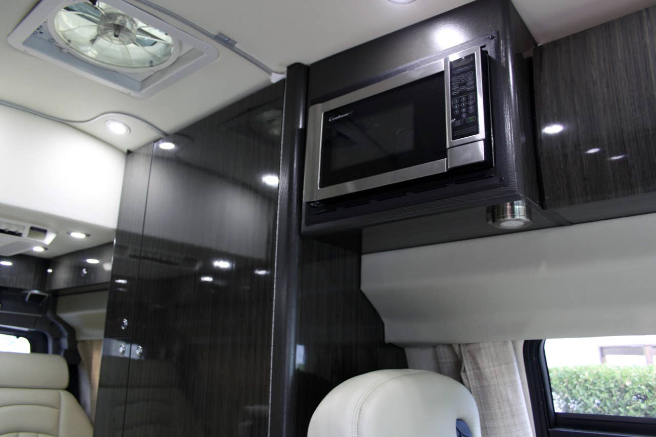 2011 Airstream Avenue interior