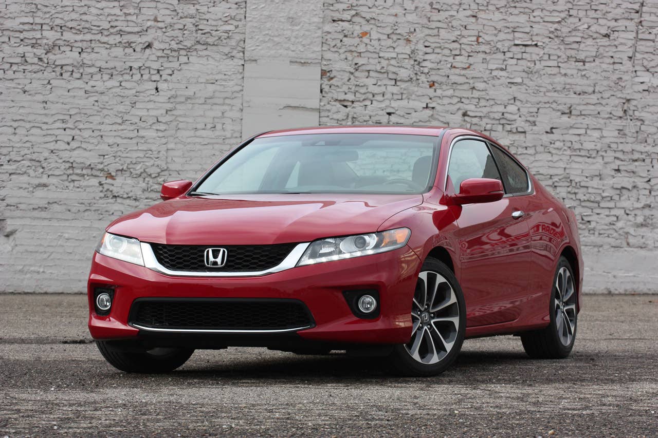 2013 Honda Accord Coupe front 3/4