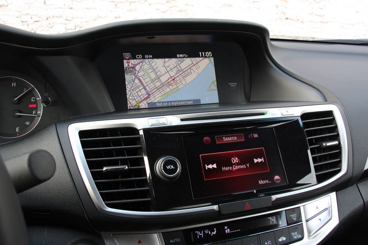 2013 Honda Accord Coupe center console