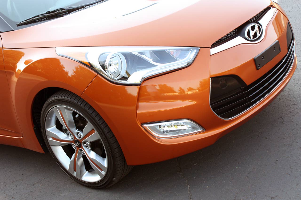 2012 Hyundai Veloster front detail