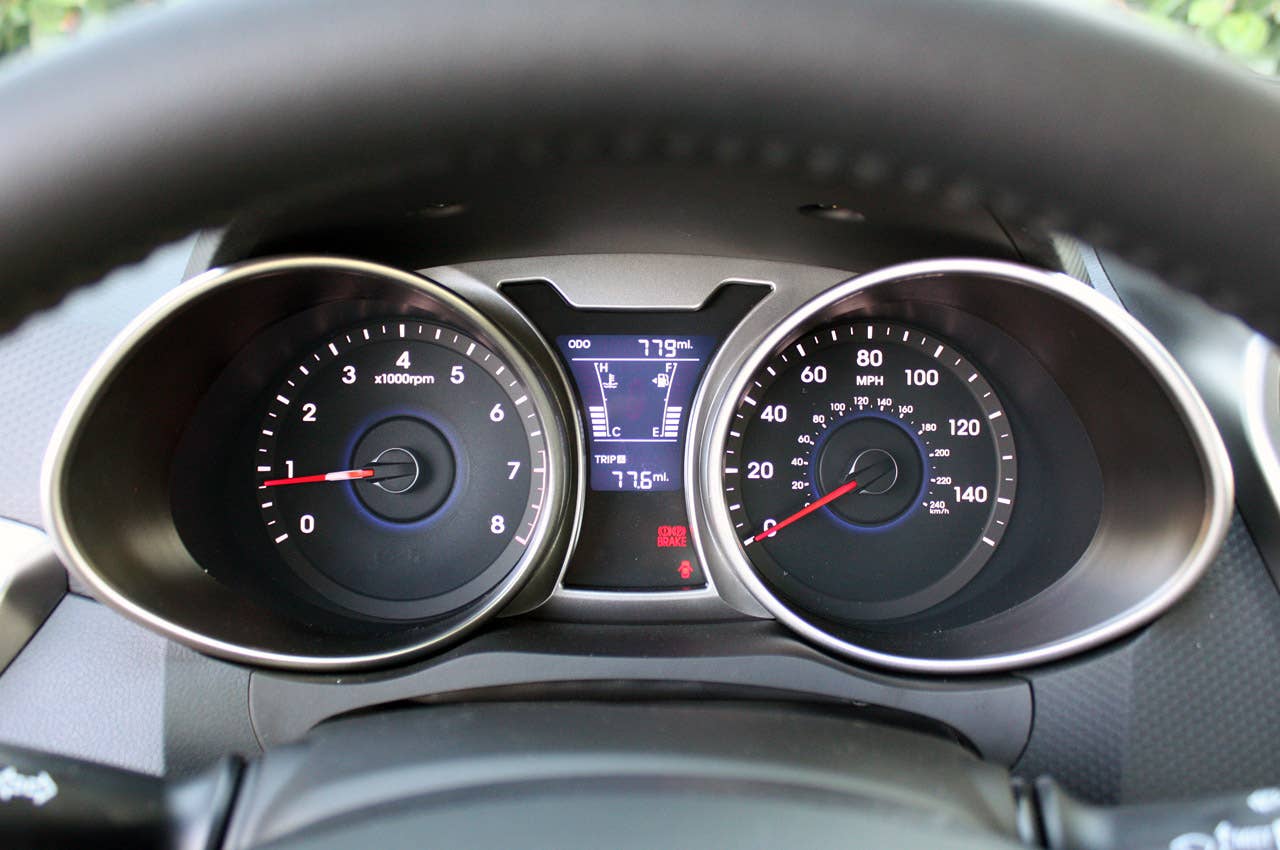 2012 Hyundai Veloster gauges