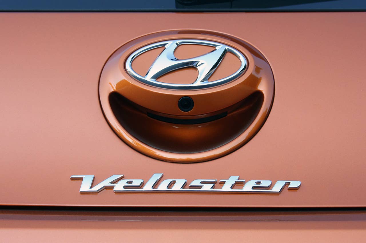 2012 Hyundai Veloster badge