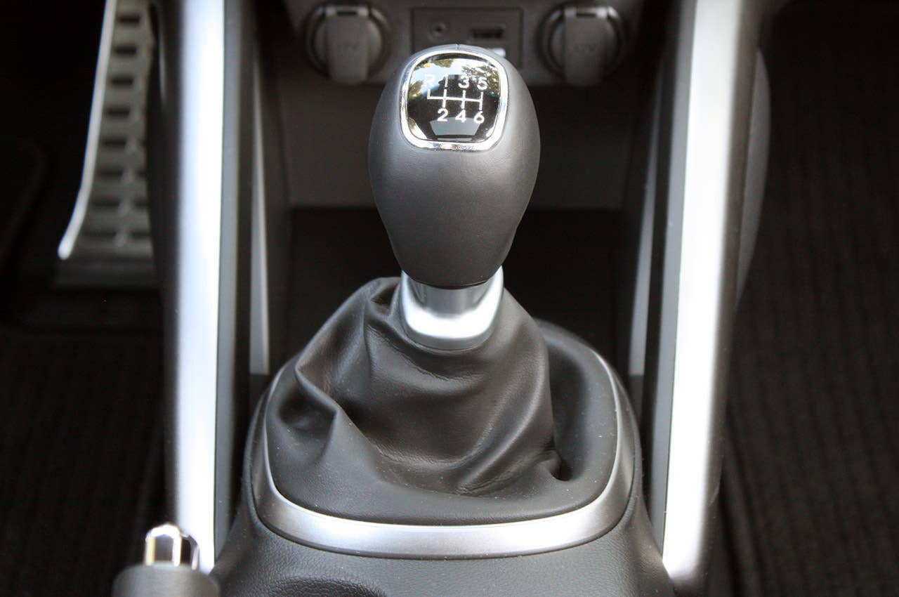 2012 Hyundai Veloster shifter