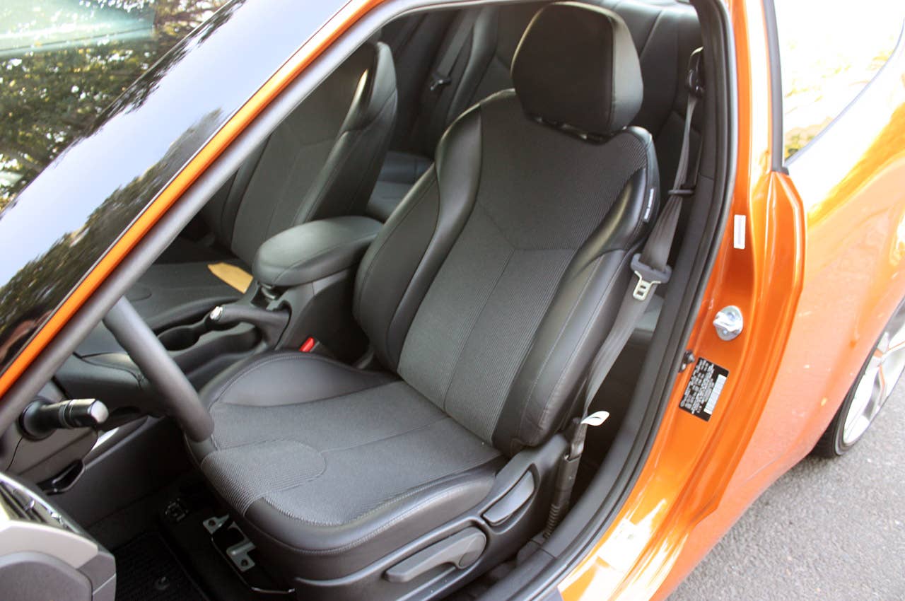 2012 Hyundai Veloster front seats
