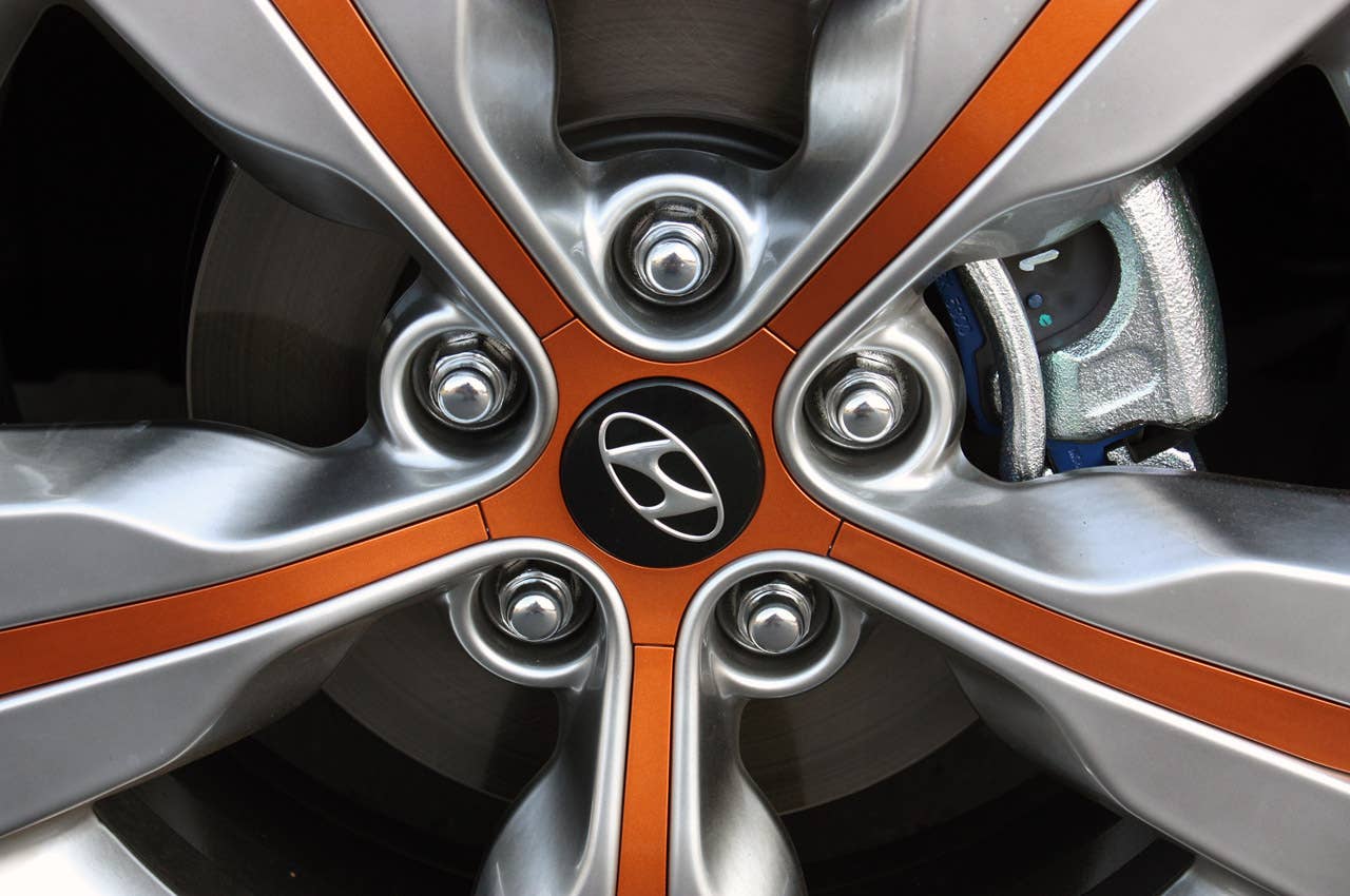 2012 Hyundai Veloster wheel detail